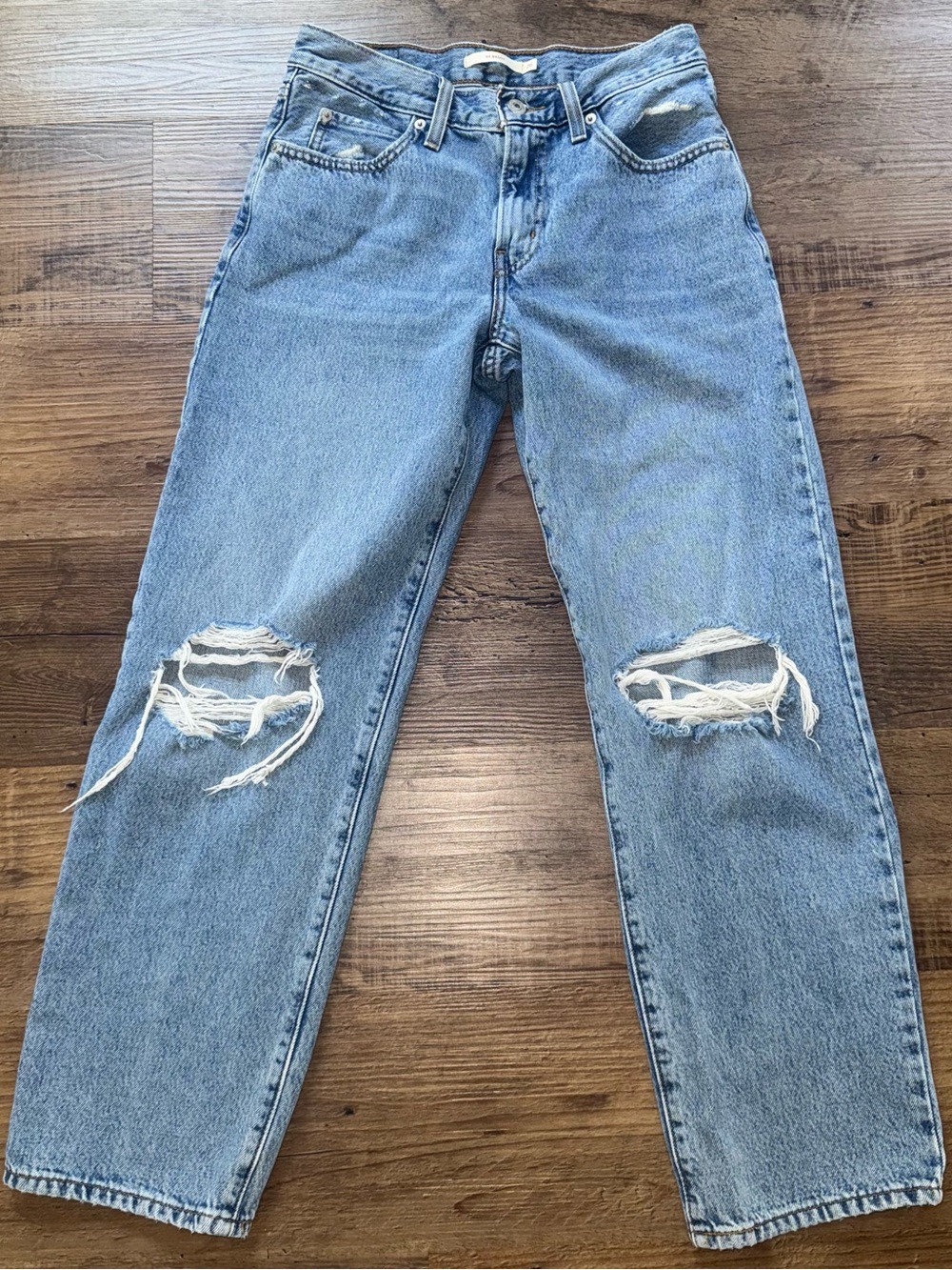 Levi’s Women’s 94 Baggy Jeans Size 26 Light Wash Distressed Ripped Straight Leg